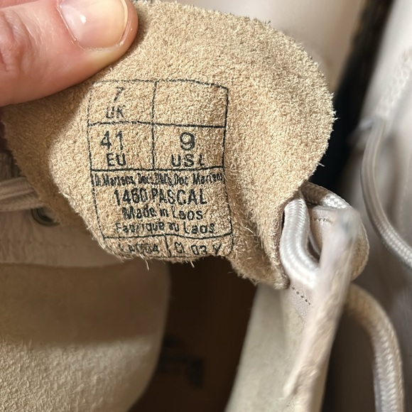 EUC Dr Martens 1460 Pascal in Vintage Taupe, Women’s 9 - Picture 4 of 4